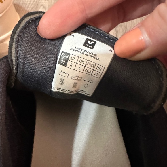 Veja Black running shoes - Picture 6 of 6